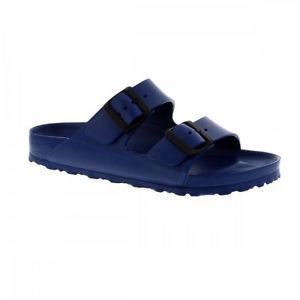 Birkenstock 女式休闲凉鞋和人字拖