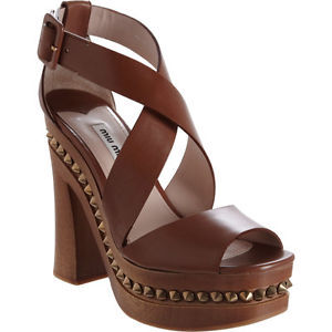 Tacones de cuero patentados para mujer MIU MIU