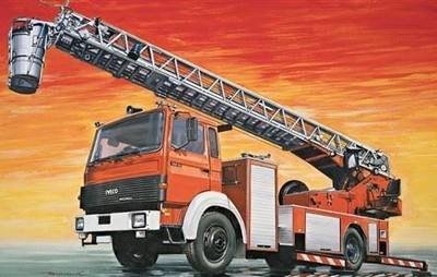 ITALERI 1/24 IVECO MAGIRUS DLK26-12 FIRE ENGINE LADDER TRUCK 3784
