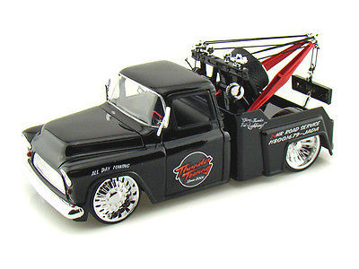 ミニカー Jada Toys 1/24 International Durastar International DuraStar 4400 Flatbed Tow Truck, White - Jada
