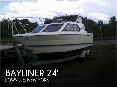 1999 Bayliner 2452 Ciera Express Used