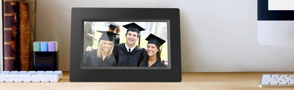 Aluratek 7 Inch LCD Digital Photo Frame with Auto Slideshow Using USB & SD/SDHC