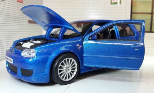 Voitures, camions et fourgons miniatures bleus Golf 1:24