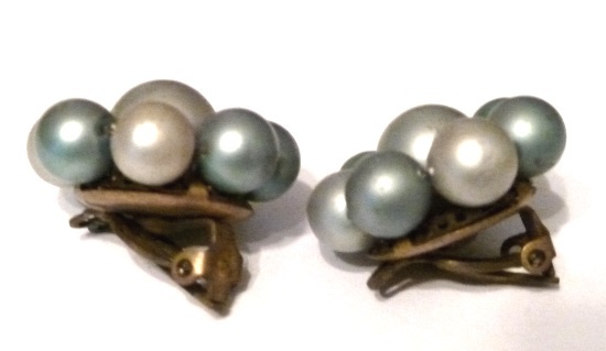 Japan Round Flower Cluster Green Pearl Gold Tone Clip On Back Earrings Vintage