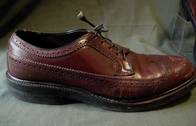 SHOES vintage dress Mens sz 8.5 C dark brown wingtips lace up arch support