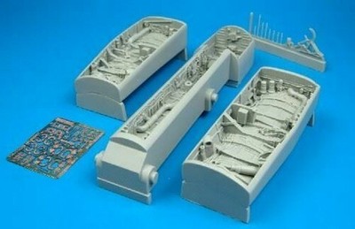 AIRES HOBBY 1/32 F/A18C WHEEL BAY FOR ACY 2038