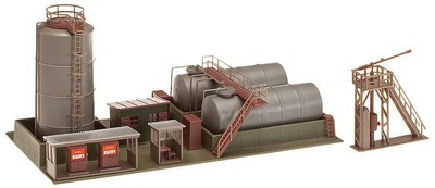 Faller H0 120157 Kit Construcción Almacenaje de Aceite con Gasolinera y Grúa