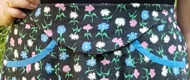 Pretty Vintage Black Floral Print Apron