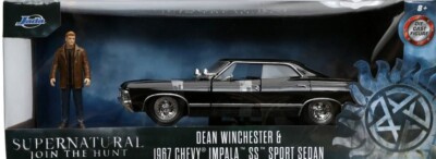 Supernatural Dean Winchester 1967 Impala SS Sport Sedan Vehicle with Figure