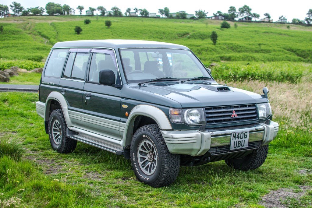 Mitsubishi Pajero Old Model