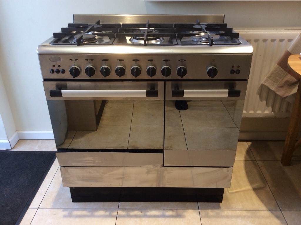 Range cooker Baumatic. Dual fuel. Gas hobs and electric oven. in
