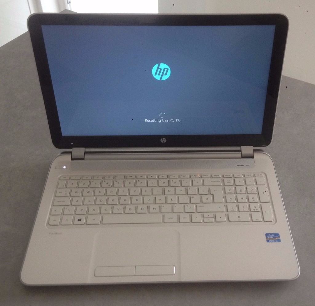 White HP Pavilion Laptop Intel i3 15 inch screen, 8GB RAM, 1TB Hard