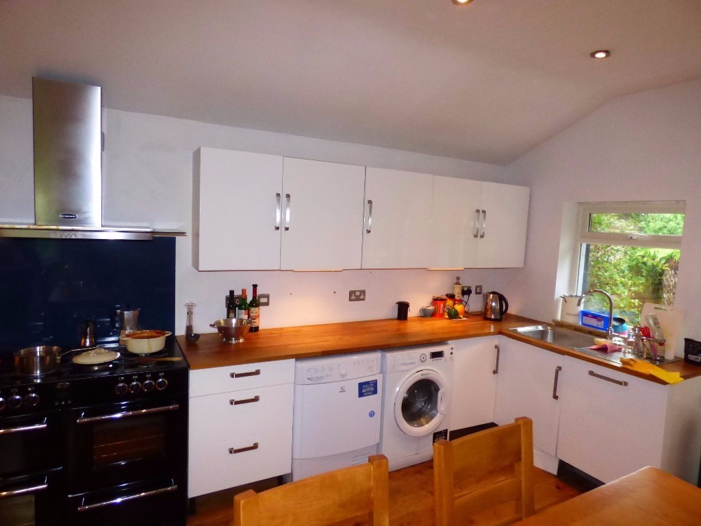 IKEA Kitchen units. Pull out larder, 2 x drawer units. White gloss w/handles. see photo in