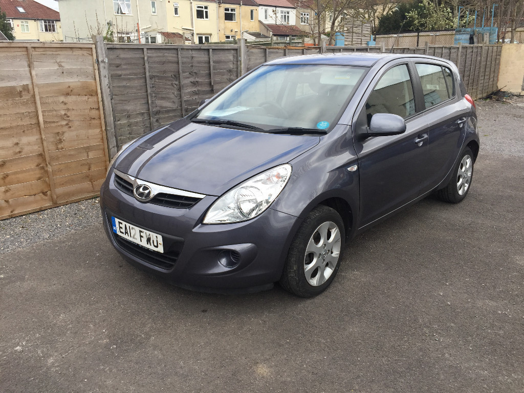 Hyundai I20 Grey 1.2 Petrol Manual 5 Door Hatchback 2012 Stunning Car