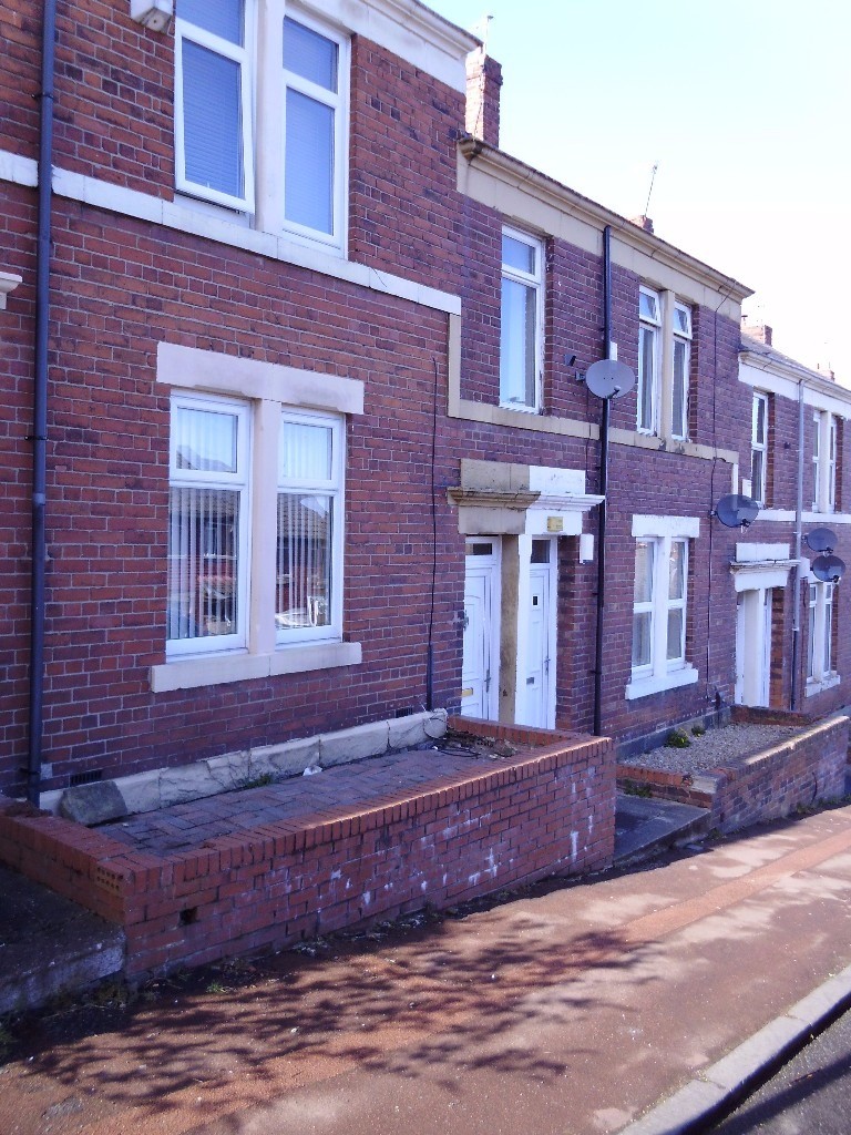 Newly renovated 3 bedroom, first floor flat, King Edward Street