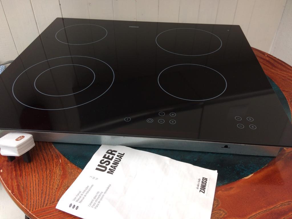 Zanussi electric hob like new with instruction manual in Leytonstone