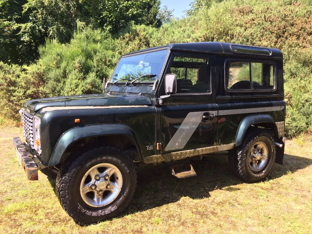 Land Rover Defender 90 300TDI County Station Wagon 1996 new Richards
