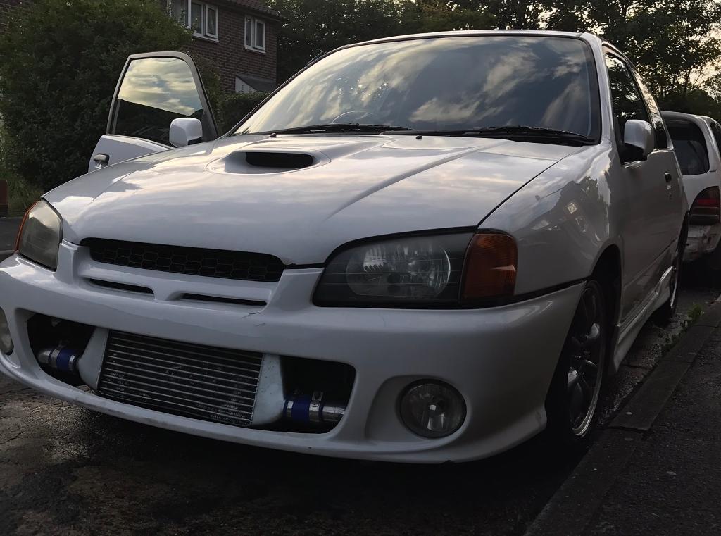 Toyota starlet glanza v