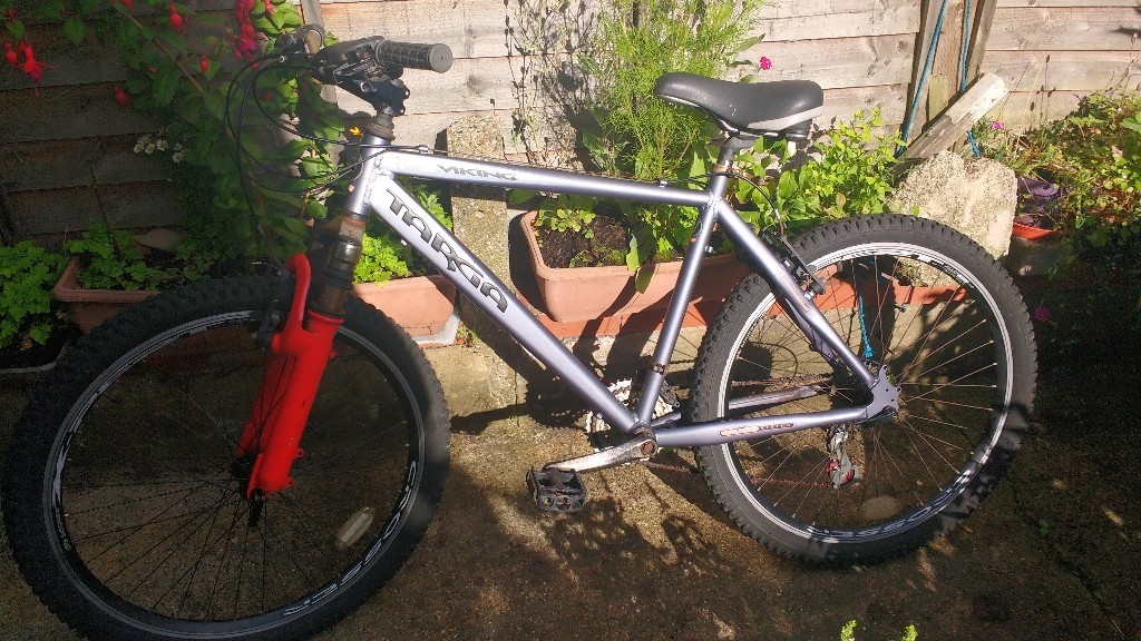 Viking Targa FS Rugged MTB with Front Suspension Mens Mountain Bike