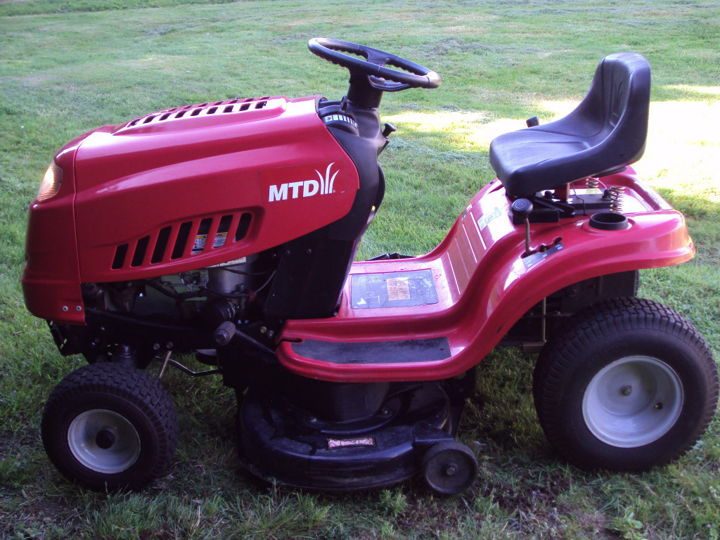 MTD ride on mower lawnmower. Local delivery available in Kings Lynn