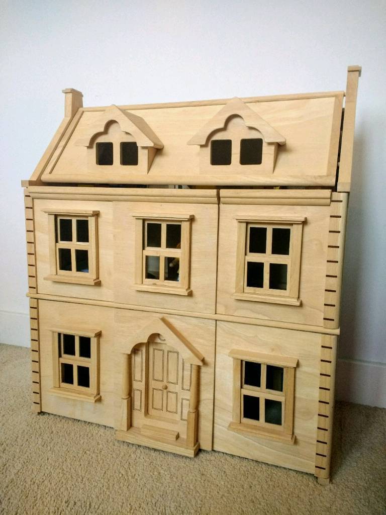 Immaculate Wooden  Dolls  House  Plan  Toys in Lymington 