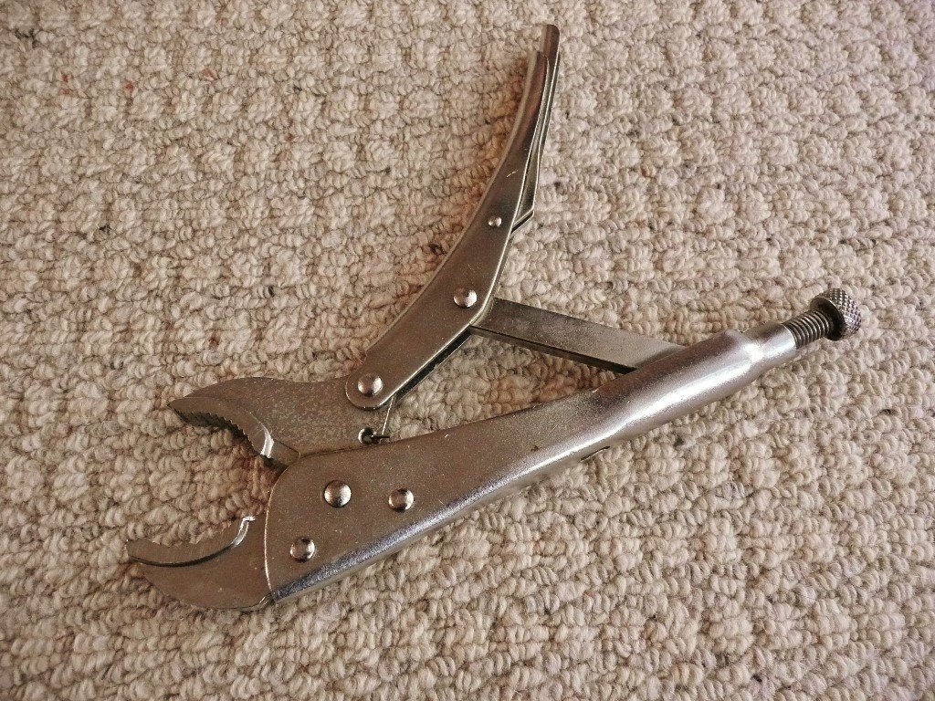 Homebase Self Grip Pliers Curved Claw Mole Grips Carbon Steel Homebase Self Grip Pliers Curved Claw Mole Grips Carbon Steel
