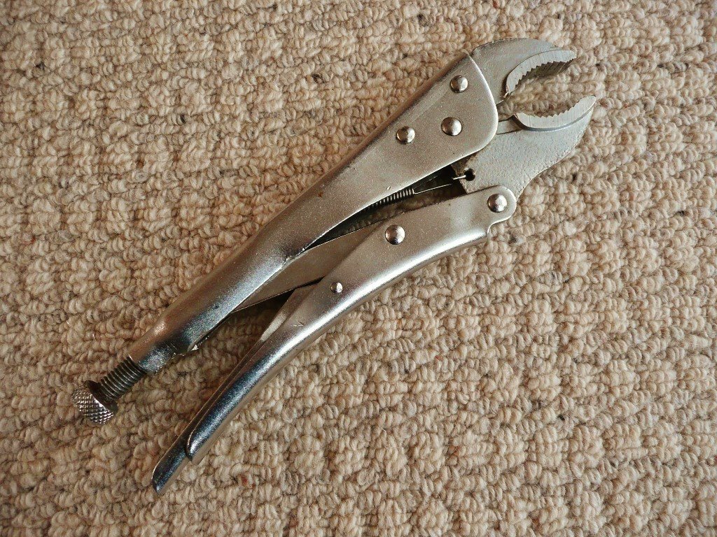 Homebase Self Grip Pliers Curved Claw Mole Grips Carbon Steel Homebase Self Grip Pliers Curved Claw Mole Grips Carbon Steel