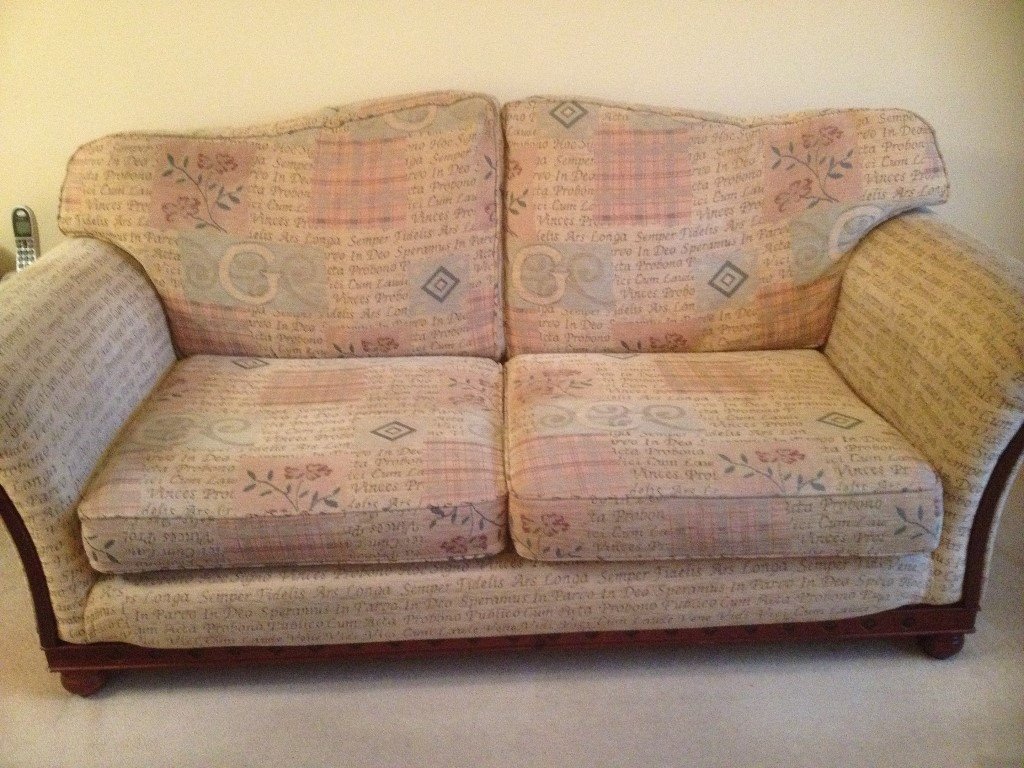 3 Seater Sofa NEEDS TO GO TODAY TOMORROW HENCE PRICE BARGAIN