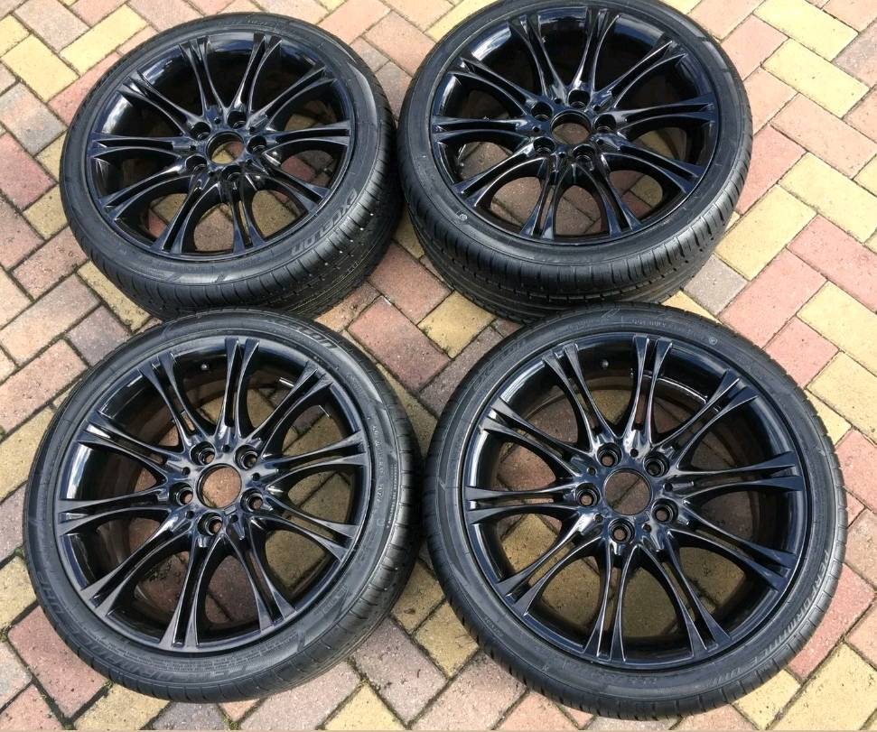 Genuine 18 inch BMW MV2 Alloy wheels in gloss black, no chips or ...