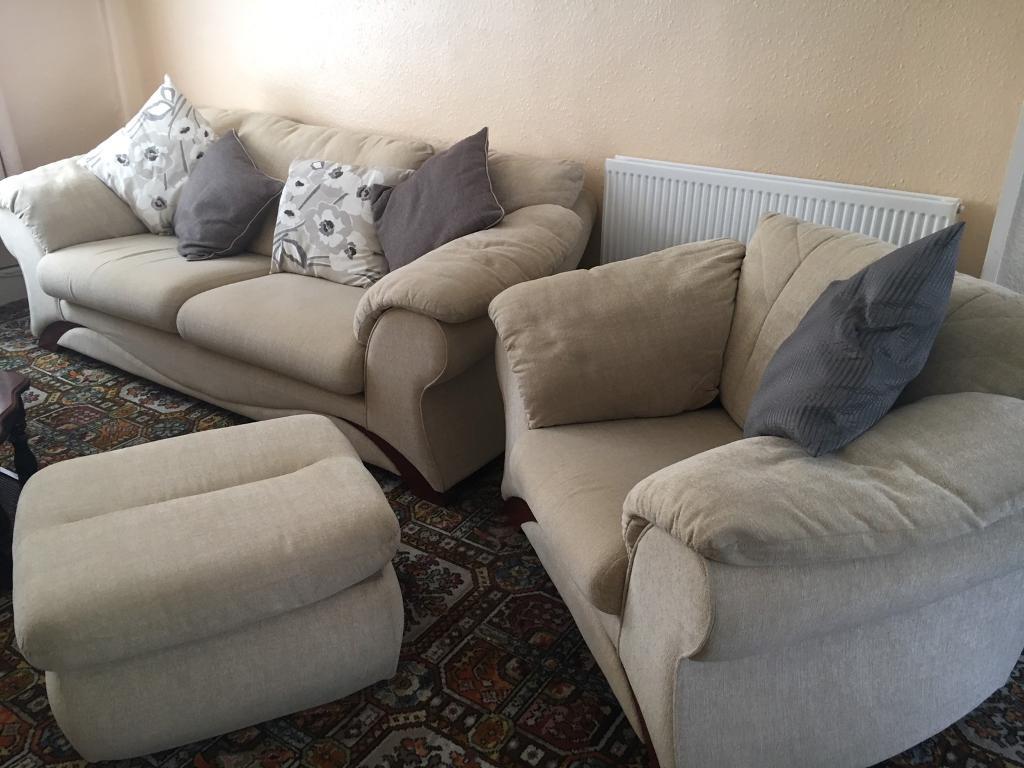 Very Good Condition Cream 3 Piece Sofa Suite In Risca Newport