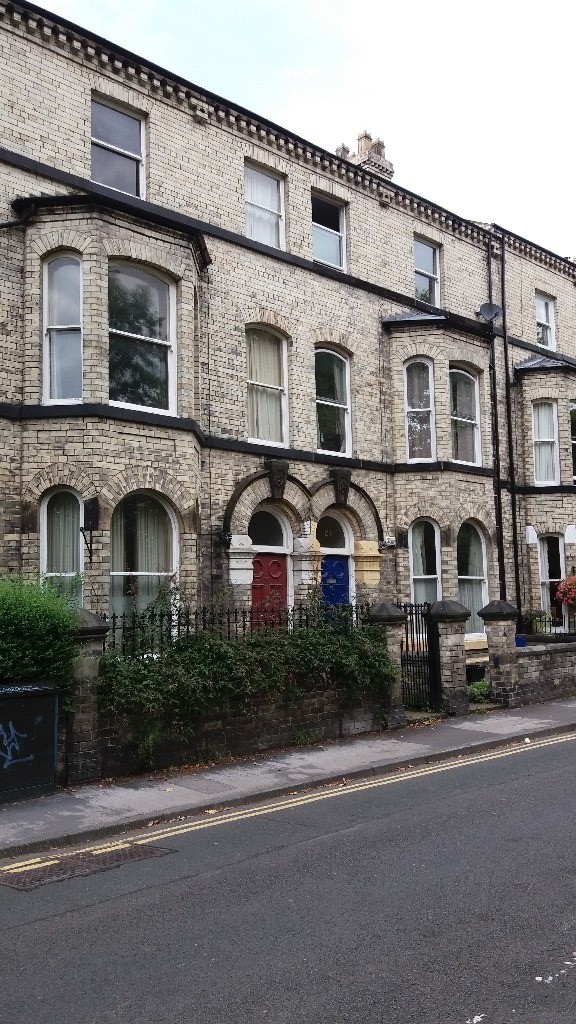 Grosvenor Terrace near city centre .. 2 Bed flat £665 in York