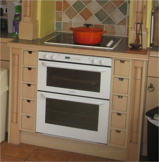 ARISTON Built under Electric Double Oven and Grill Model TC720 in