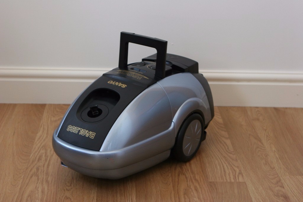 Sanyo 1600W Bagless Vacuum Cleaner in Torquay, Devon Gumtree