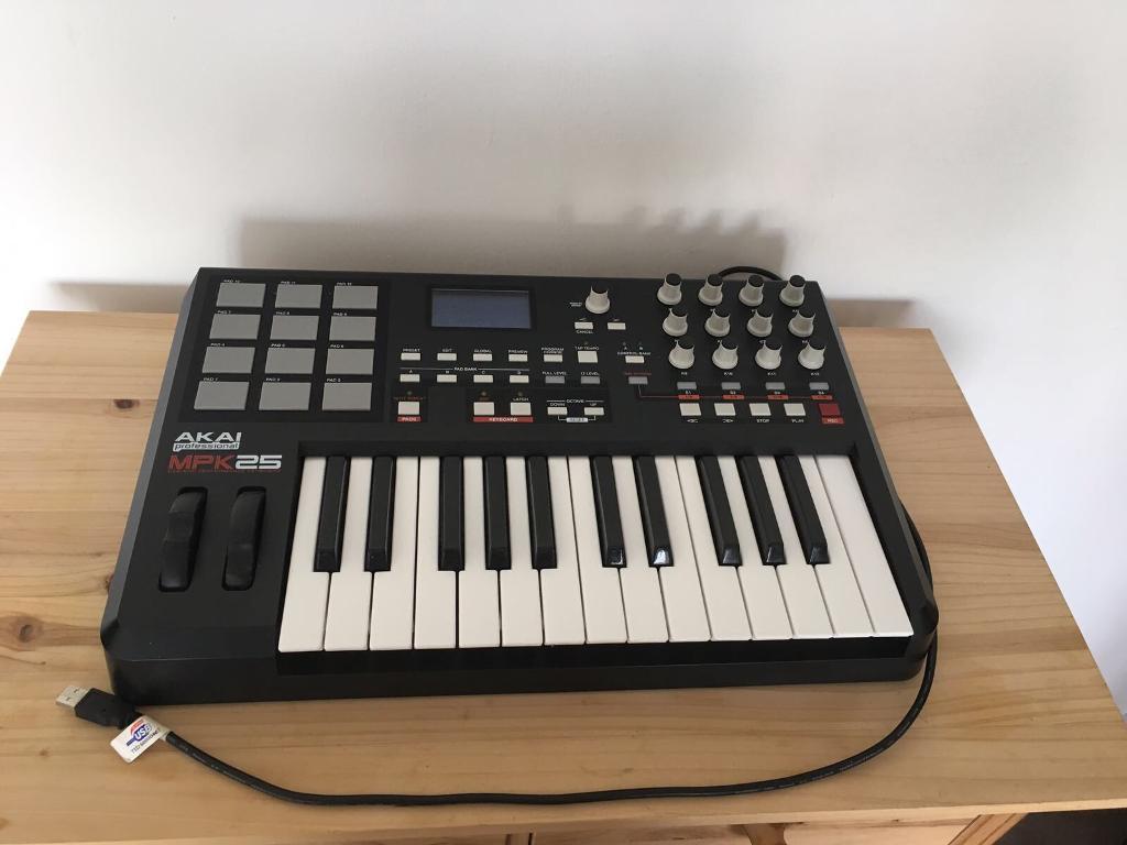 Akai MPK25 MIDI Keyboard Controller