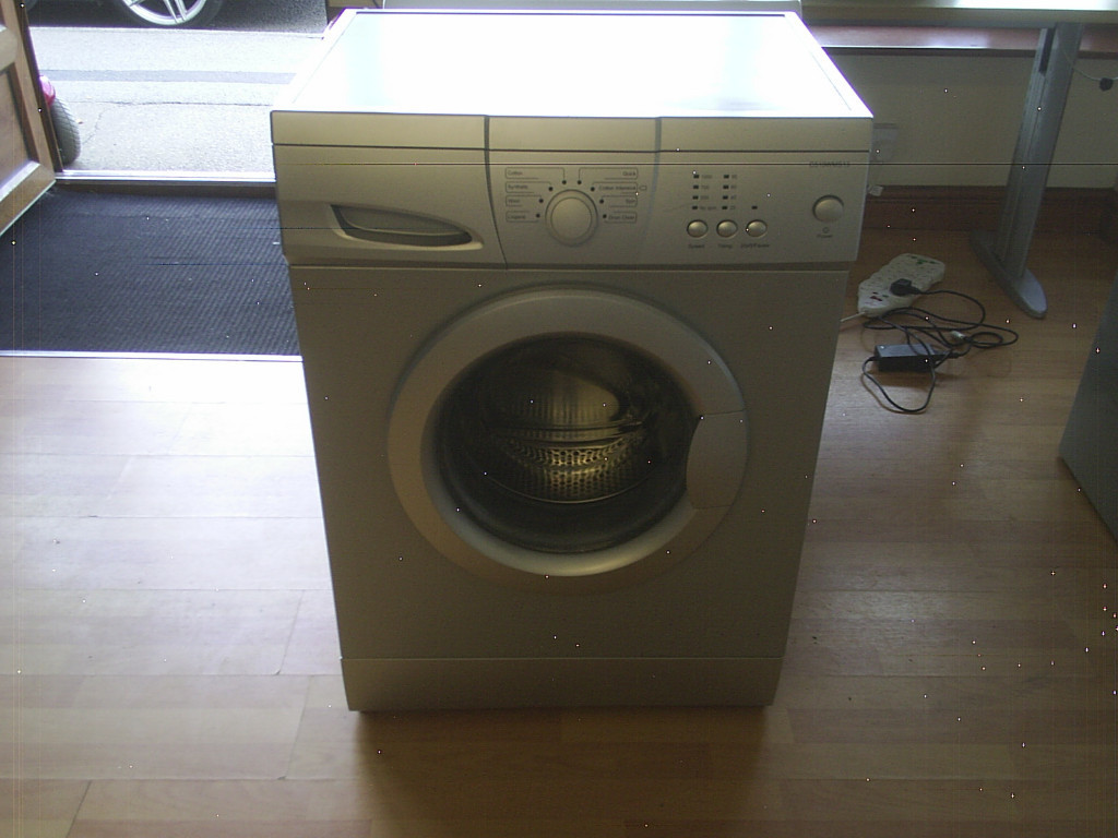 CURRYS ESSENTIALS SILVER WASHING MACHINE can deliver locally in
