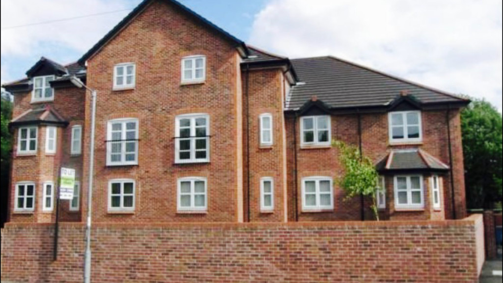 2 Bed Flat For Rent Waterford Court Fanworth/Bolton/Manchester in