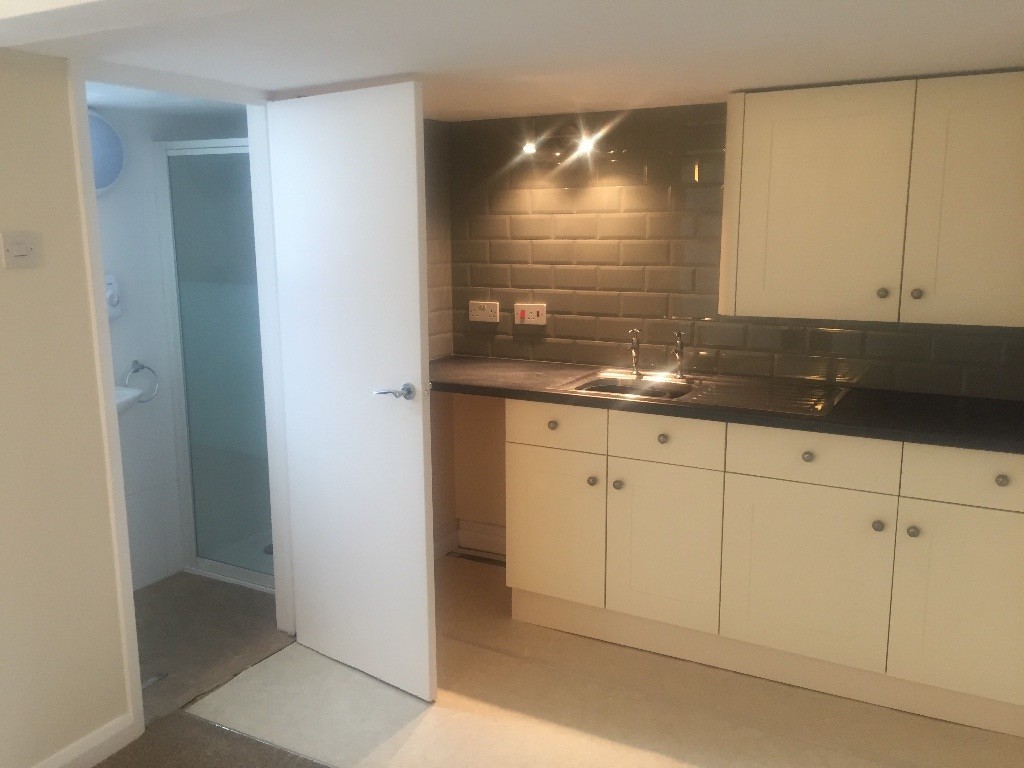 Bedsit studio flatlet in Torquay, Devon Gumtree