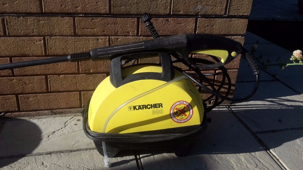 Karcher 380 Pressure Washer works OK, could use a new lance/nozzle