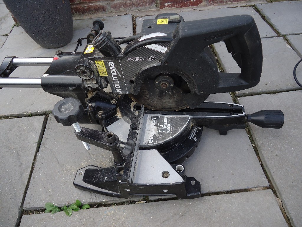Evolution Stealth 210, 1500w compound mitre saw, 230 VOLT in Royston