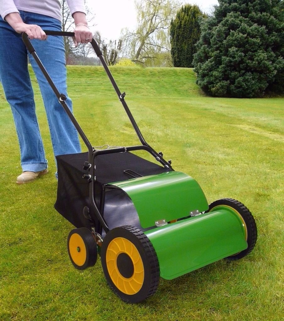 3in1 Manual Lawnmower/Aerator/Scarifier in Darlington, County