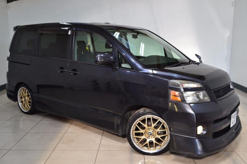 Toyota voxy 2005