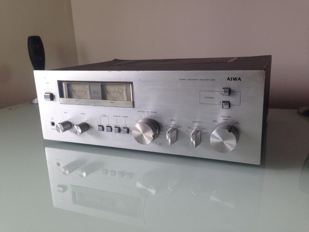 Aiwa 8300 Rare Vintage Integrated Amplifier With VU Meters + Pre outs