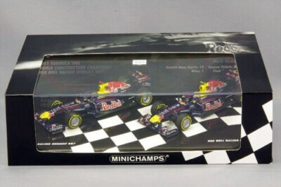 Minichamps 1/43 Red Bull RB7 Constructor World Champion 2011 F1 Model Car Set
