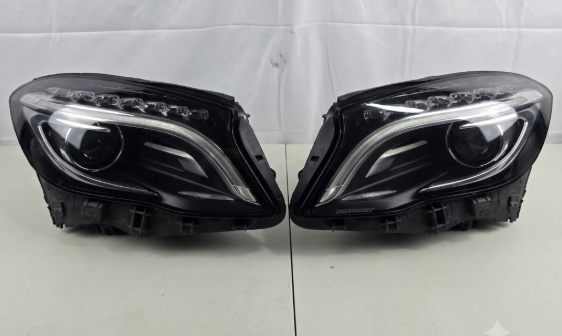 Mercedes Benz GLA X156 Bi-Xenon Left Right Pair Headlight OEM A1569061700