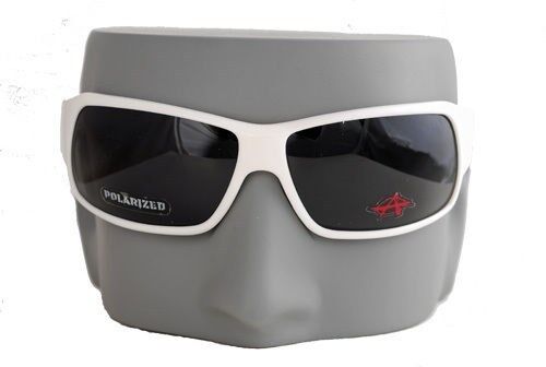 White Frame / Smoke Polarized Lens (new)
