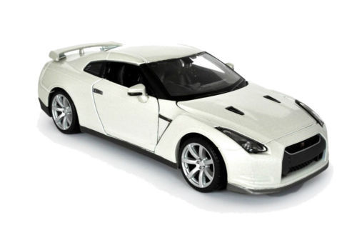 Greenlight Nissan Contemporary Manufacture Diecast Cars, Trucks & Vans