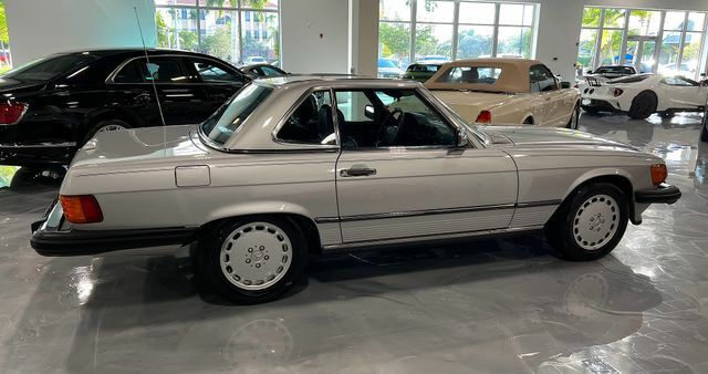 1989 Mercedes Benz 560 Series SL 2D Coupe Roadster 72465 Miles Silver