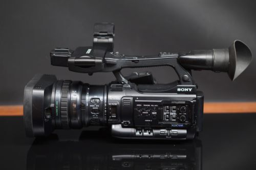 Sony PMW-350 XDCAM HD 2/3 Sony PMW-350 XDCAM HD 2/3