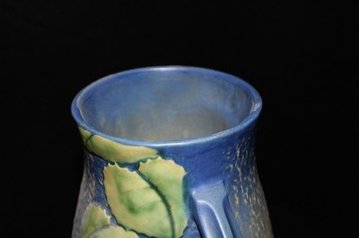 ROSEVILLE FUSCHIA BLUE VASE 904-15. 