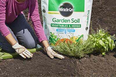 Miracle-Gro Garden Soil Vegetables and Herbs 1.5 cu ft